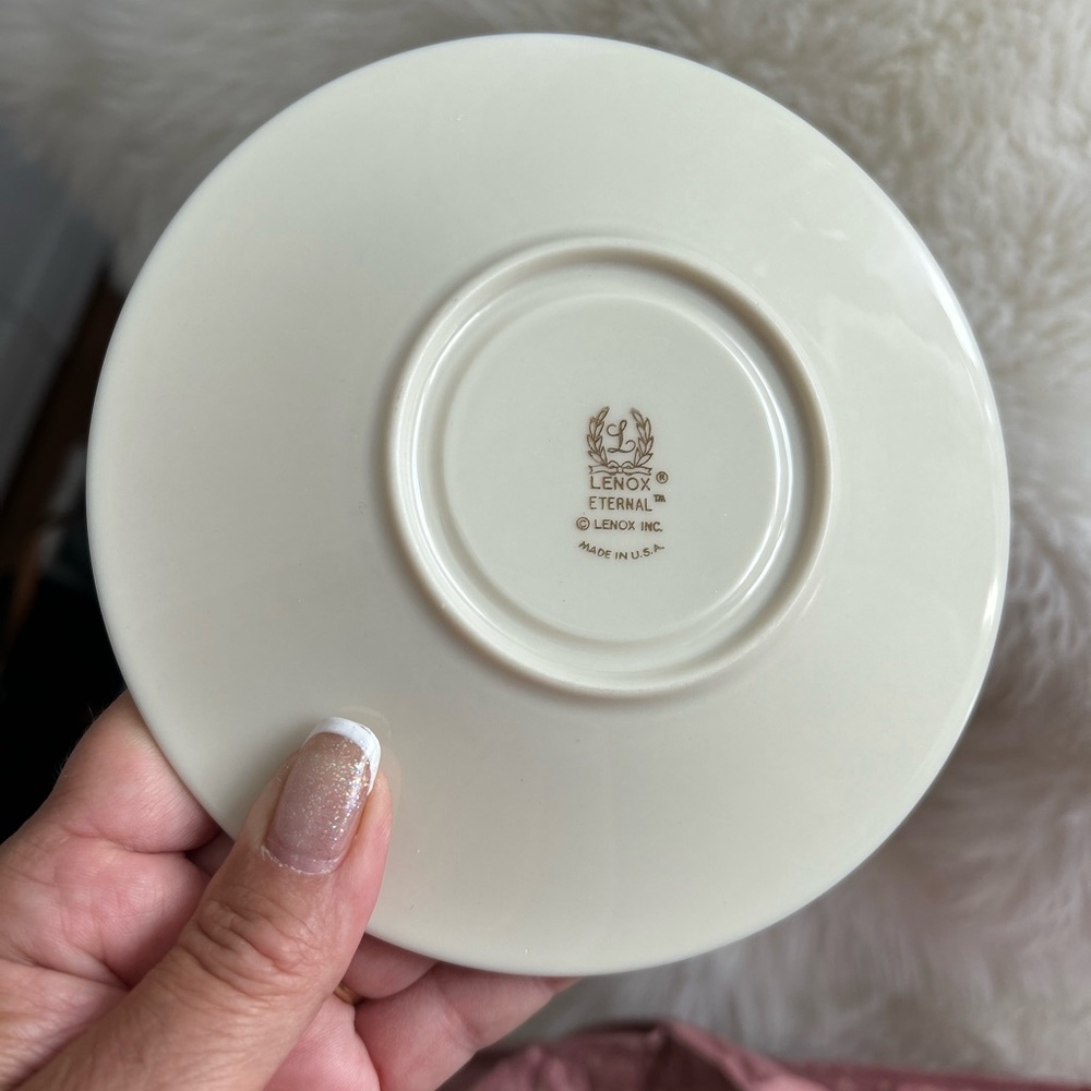 20 piece Lennox Eternal cup and saucer set - Picture 8 of 10